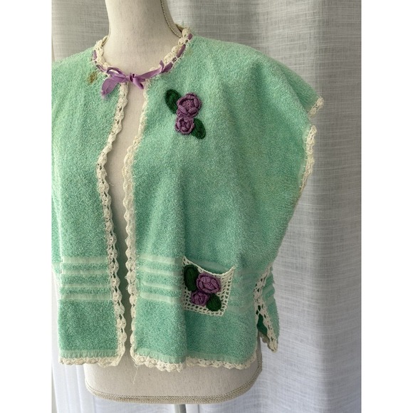 Aqua Green Terry Towel Crop Vest Bath Cover Mid- Century Crochet Violet Flowers - Picture 3 of 9